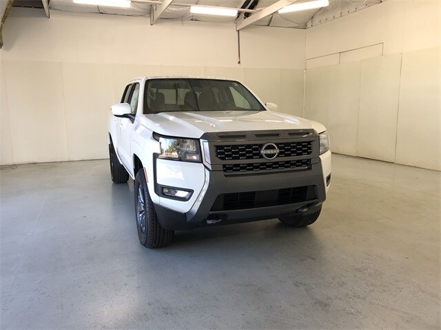 2025 Nissan Frontier SV photo 3