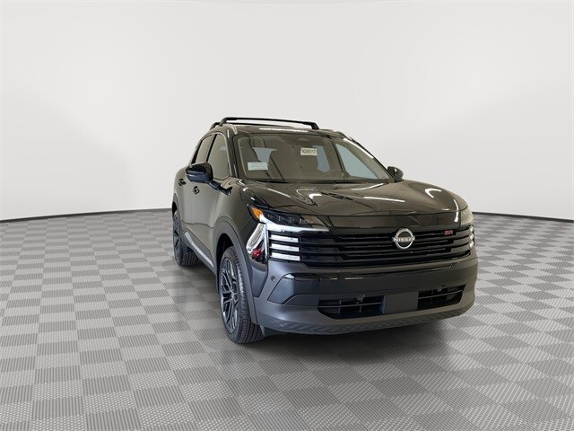 2026 Nissan Kicks SR photo 2