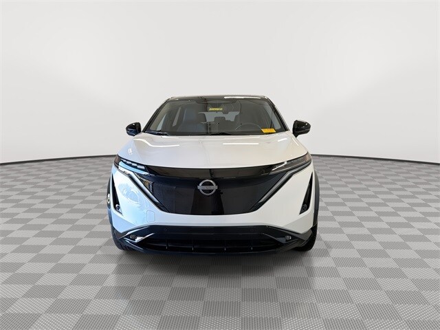 2025 Nissan ARIYA Platinum photo 3
