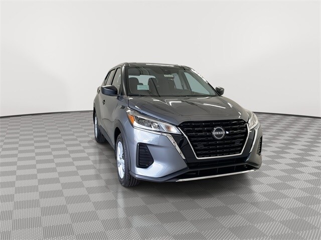 2025 Nissan Kicks Play S photo 3