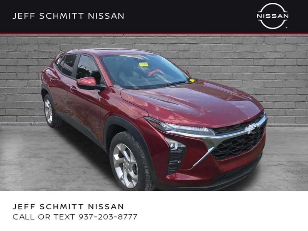 Used 2025 Chevrolet Trax LS SUV