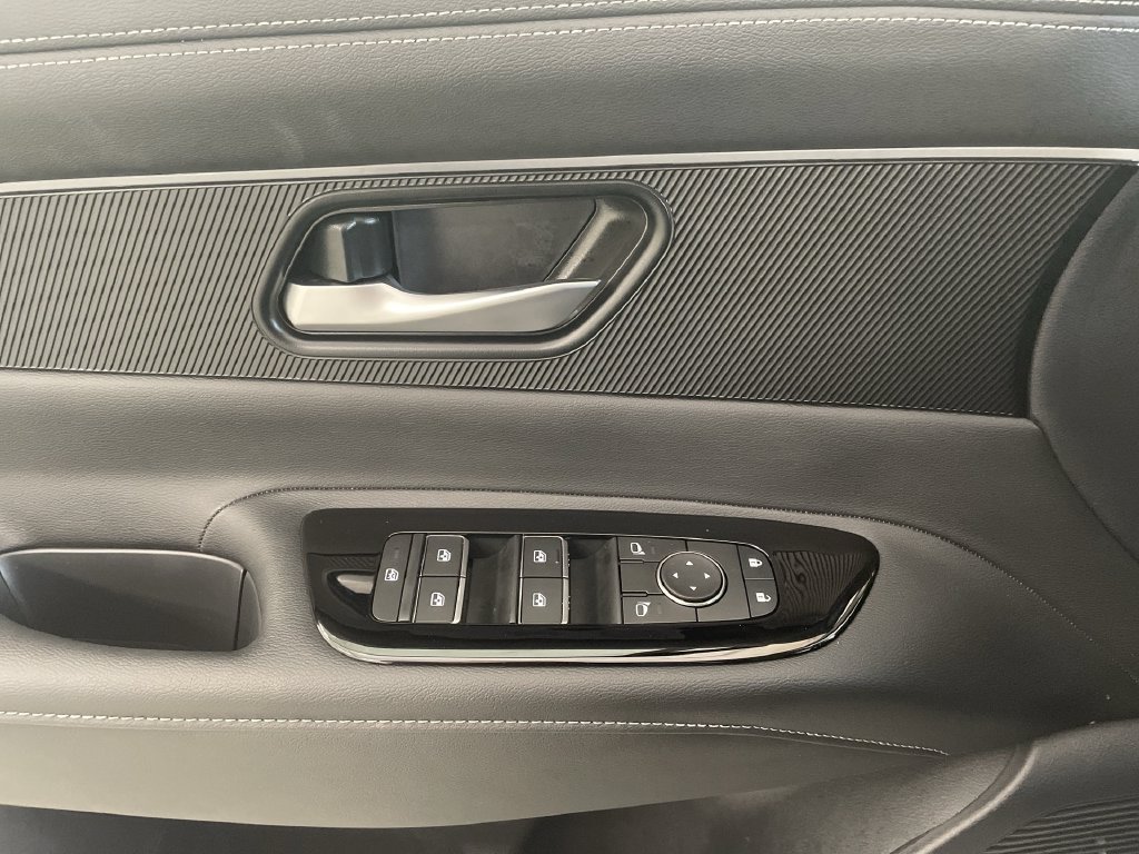 2025 Nissan Murano SV - Photo 25