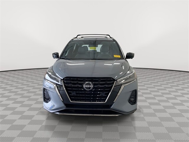 2022 Nissan Kicks SR photo 4