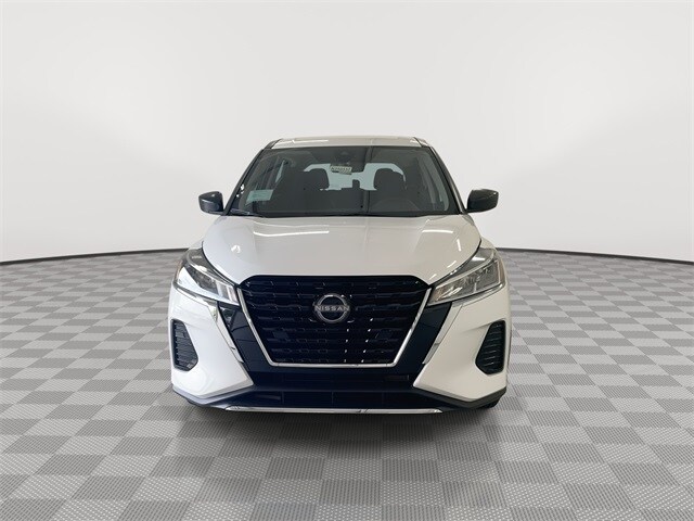 2025 Nissan Kicks Play S photo 3