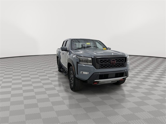2023 Nissan Frontier PRO-4X photo 2