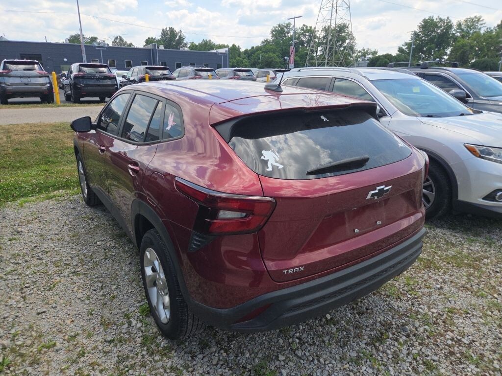 Used 2025 Chevrolet Trax LS SUV