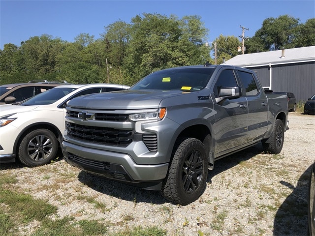 2023 Chevrolet Silverado 1500 RST photo 3