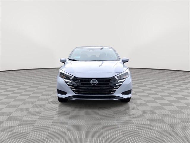 2025 Nissan Versa 1.6 SV photo 2