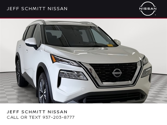 2023 Nissan Rogue SV's photo
