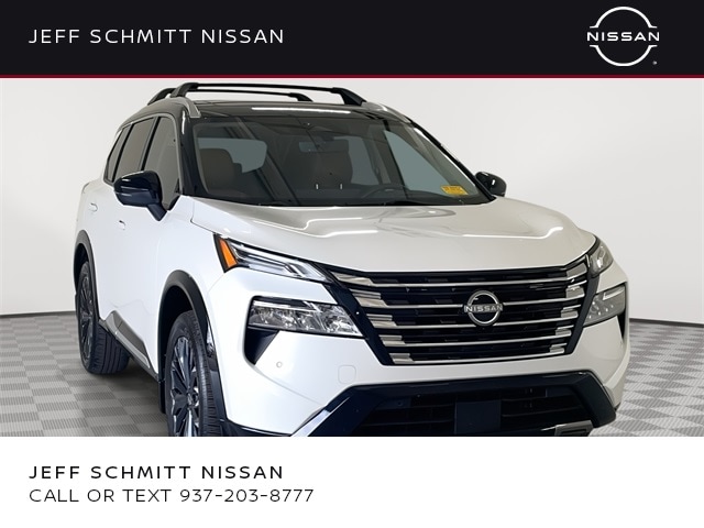 2024 Nissan Rogue Platinum's photo