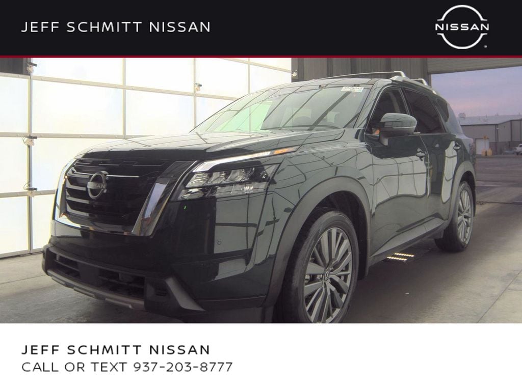 2025 Nissan Pathfinder SL