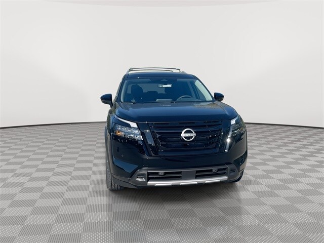 2025 Nissan Pathfinder SL photo 3