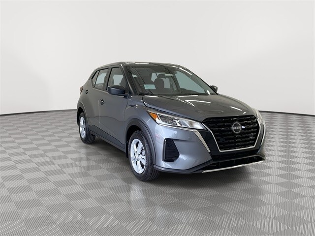 2025 Nissan Kicks Play S photo 2