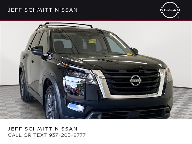 2024 Nissan Pathfinder SV's photo
