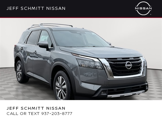 2025 Nissan Pathfinder SL's photo