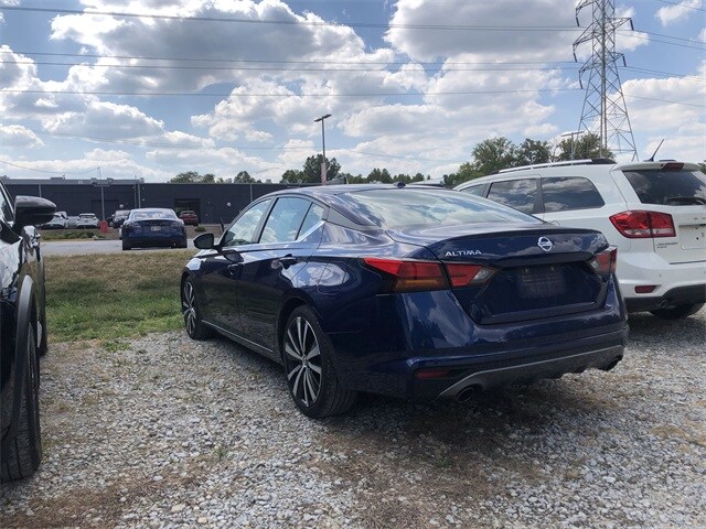 2020 Nissan Altima 2.5 SR photo 2