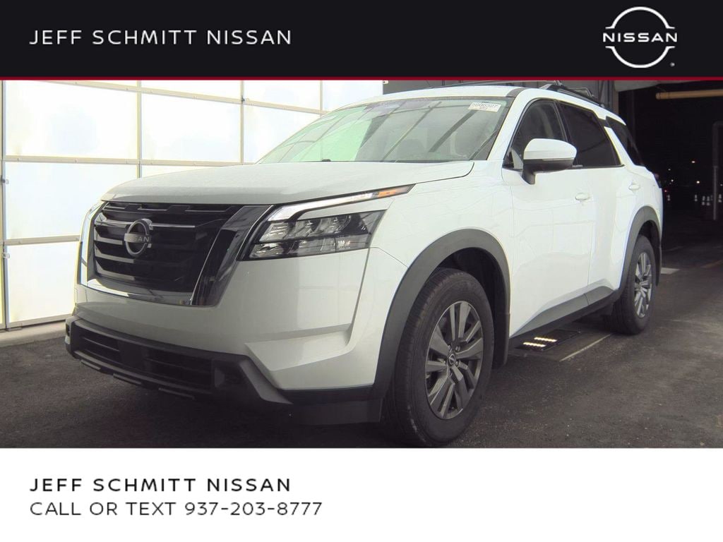 2025 Nissan Pathfinder SV 2WD's photo