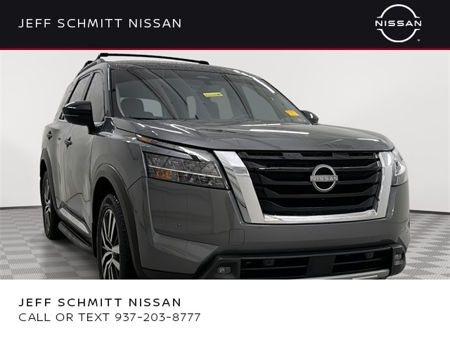 2024 Nissan Pathfinder Platinum's photo