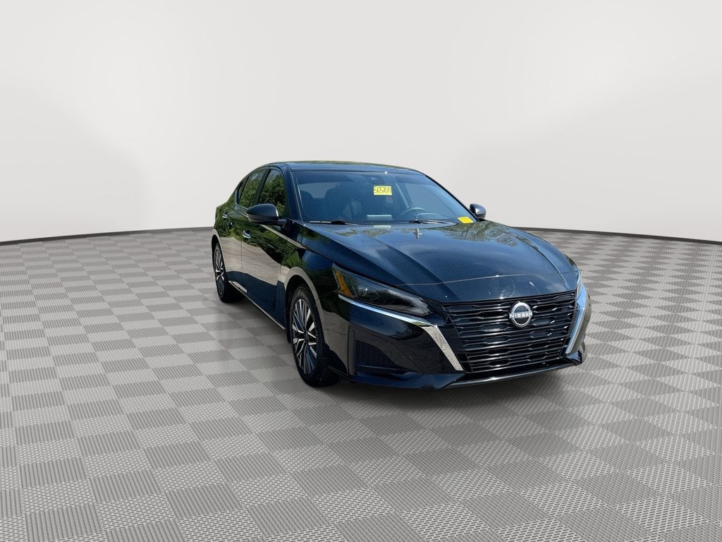 Certified 2025 Nissan Altima SV Sedan