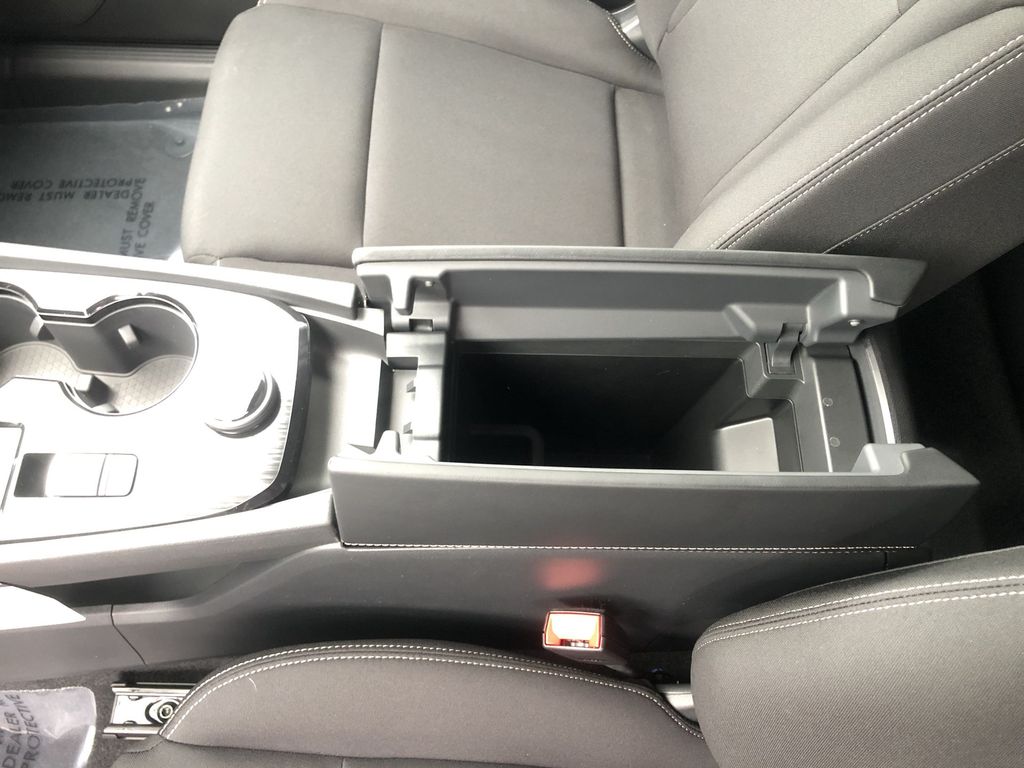 2025 Nissan Rogue S - Photo 23