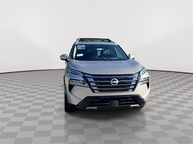 2026 Nissan Rogue Platinum photo 2