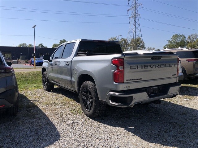 2023 Chevrolet Silverado 1500 RST photo 2