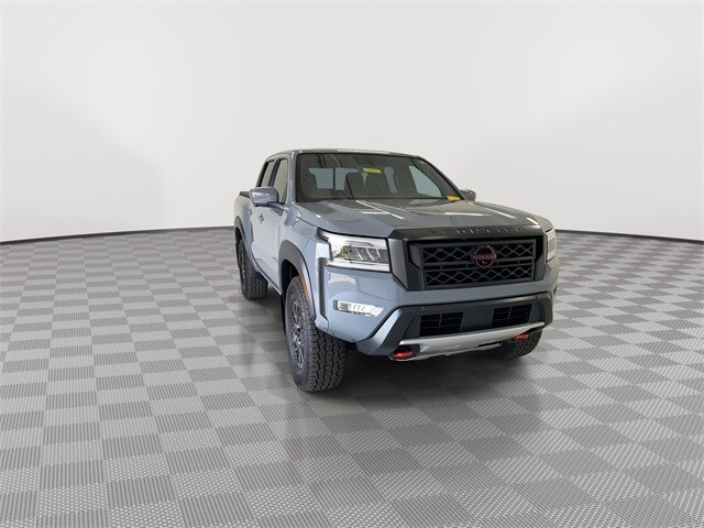 2024 Nissan Frontier PRO-4X photo 2