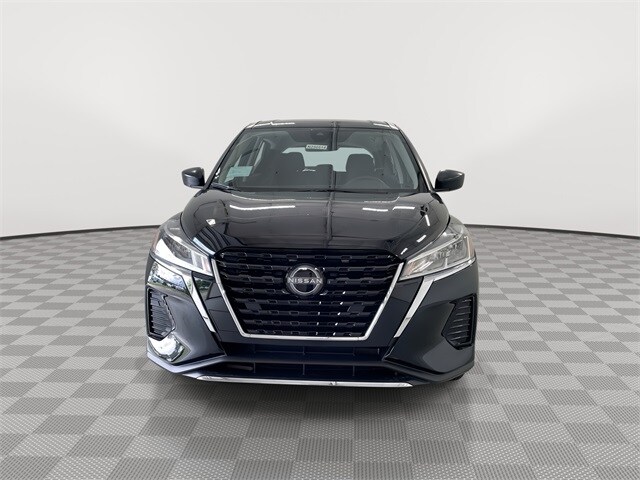 2025 Nissan Kicks Play S photo 3