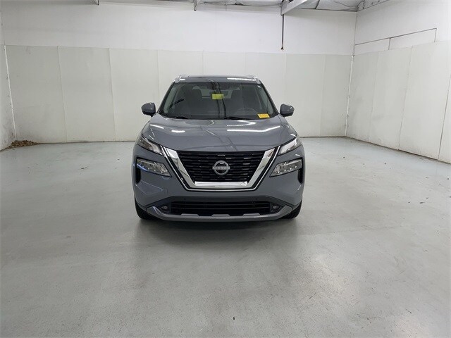 2022 Nissan Rogue SL photo 2