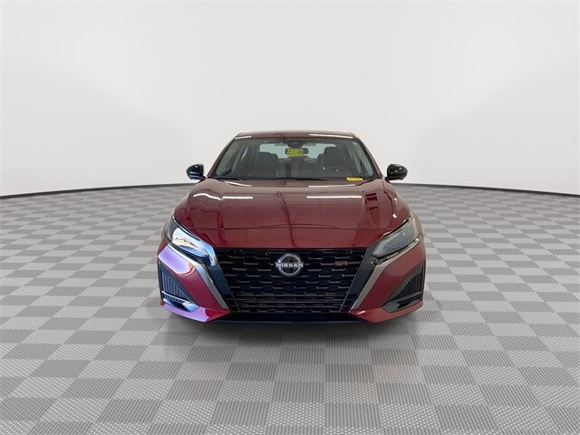 2024 Nissan Altima SR photo 4