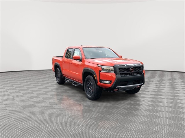 2025 Nissan Frontier PRO-4X photo 2