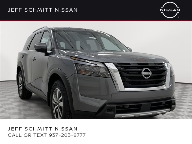 2025 Nissan Pathfinder SL's photo