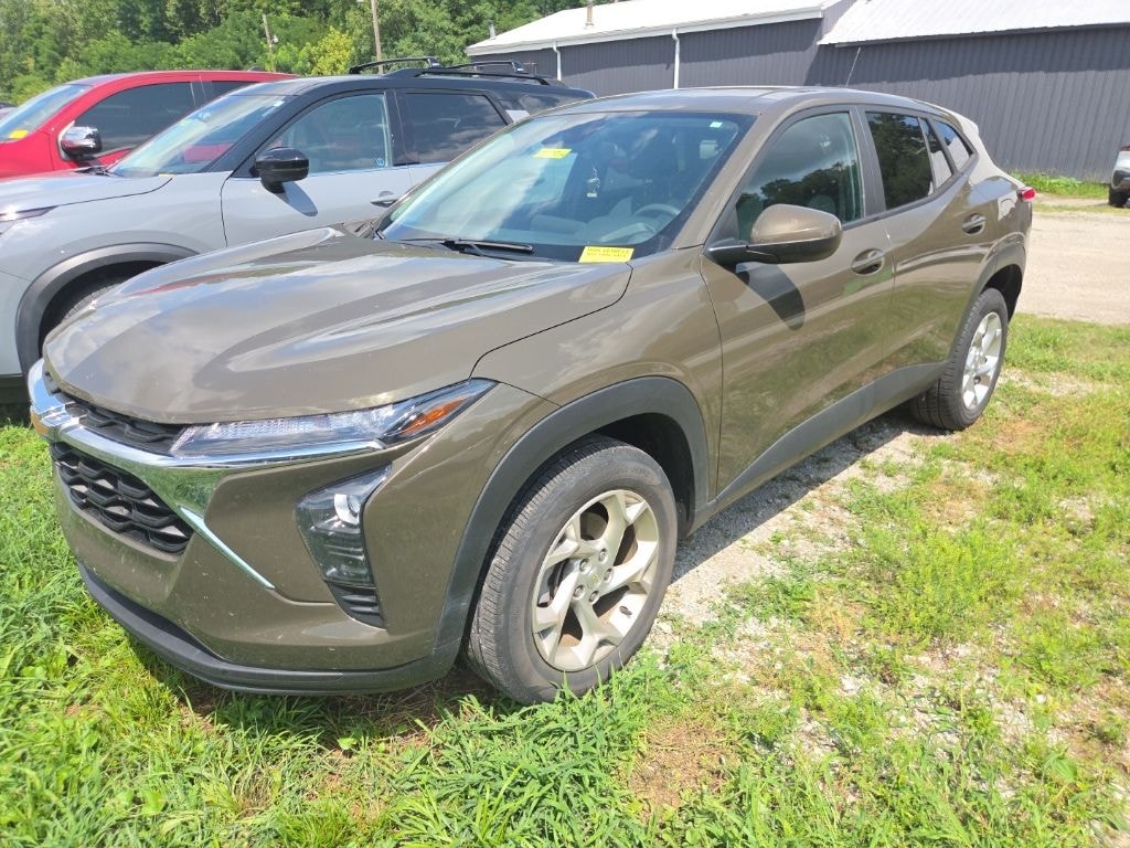Used 2024 Chevrolet Trax LS SUV