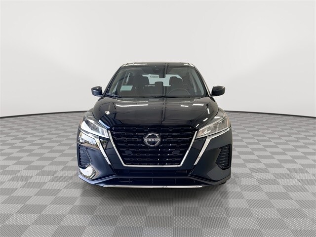 2025 Nissan Kicks Play S photo 3