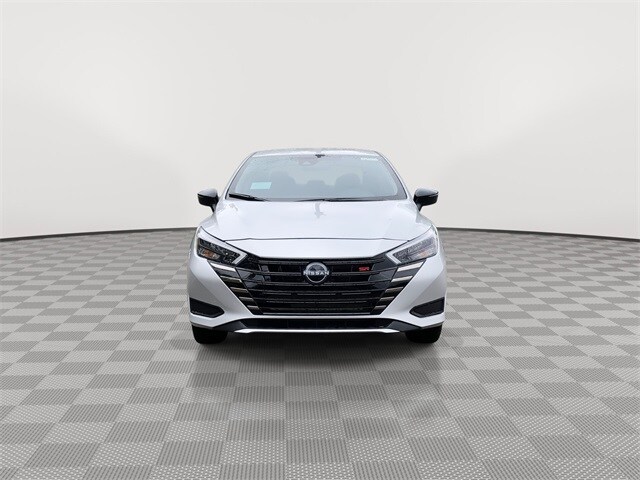 2025 Nissan Versa 1.6 SR photo 3