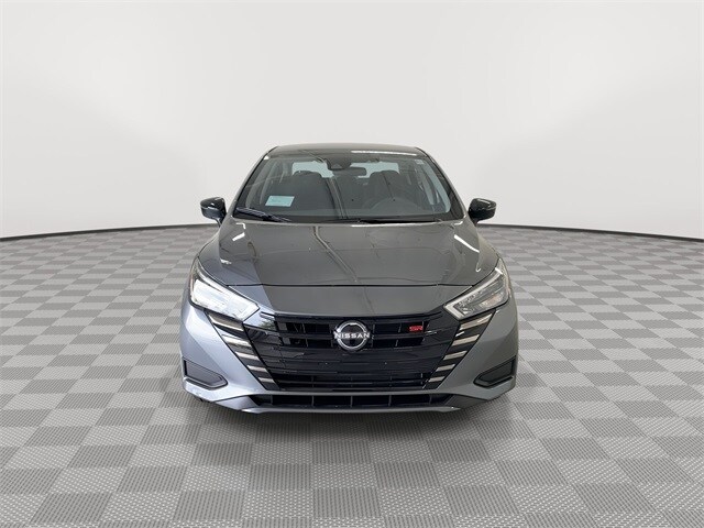 2025 Nissan Versa 1.6 SR photo 3