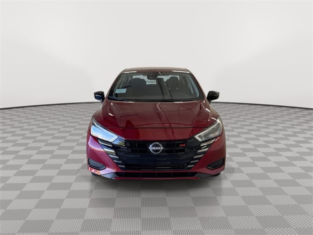New 2025 Nissan Versa 1.6 SR Sedan