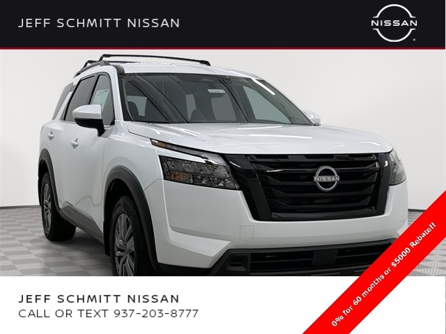 2025 Nissan Pathfinder SV's photo