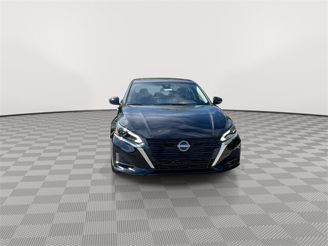 2025 Nissan Altima SV photo 3