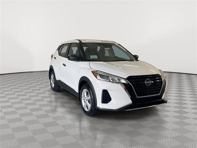 2025 Nissan Kicks Play S photo 2