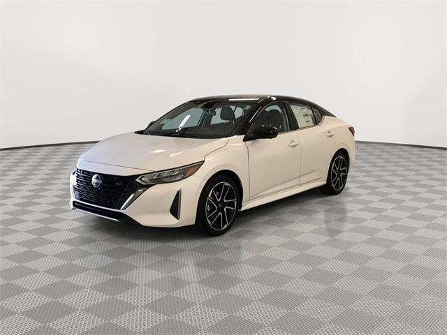 2025 Nissan Sentra SR photo 3