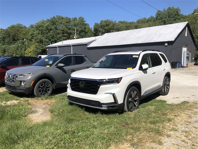 2023 Honda Pilot Elite photo 3