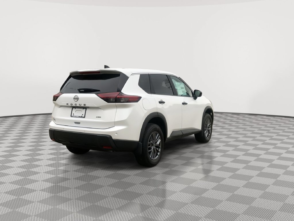 2025 Nissan Rogue S - Photo 12