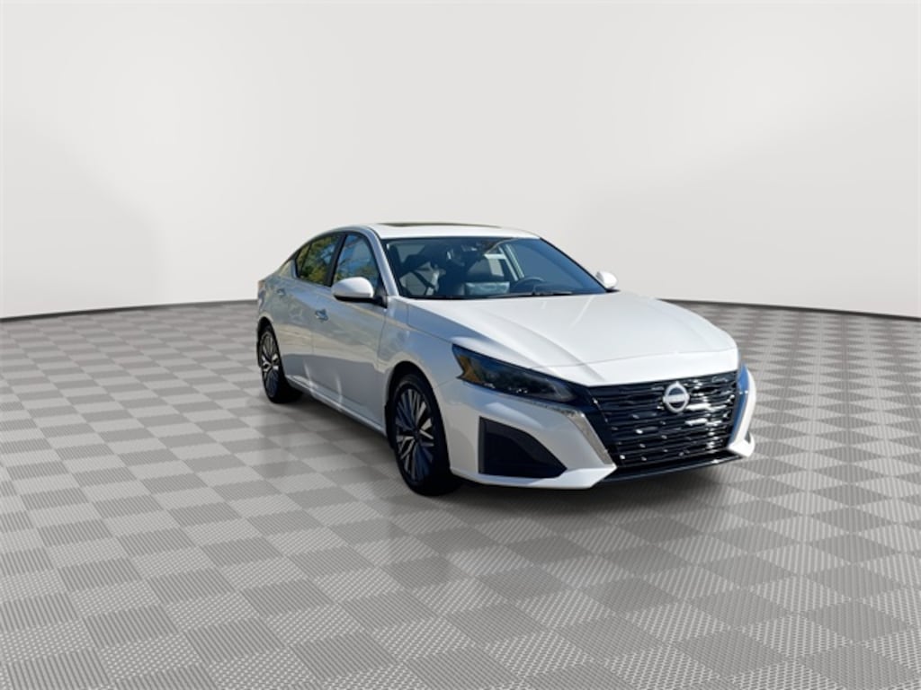 New 2025 Nissan Altima SV Sedan