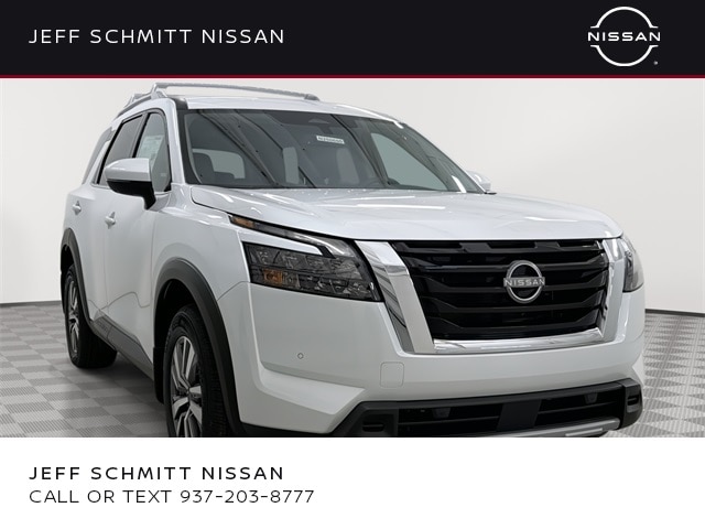2025 Nissan Pathfinder SL's photo