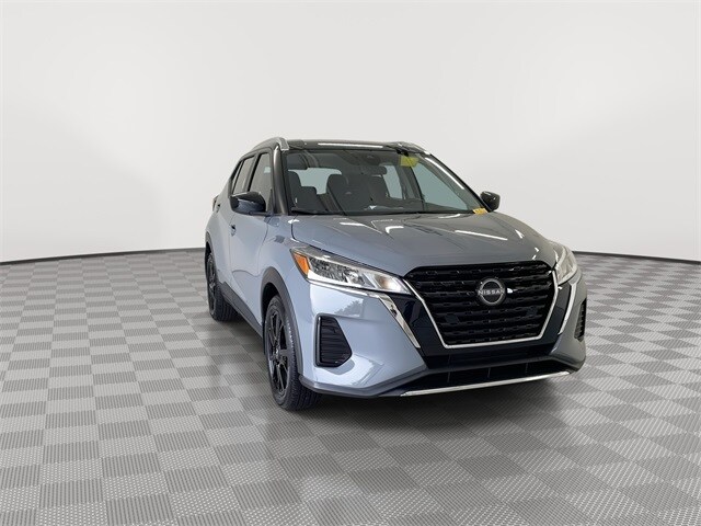 2023 Nissan Kicks SV photo 2