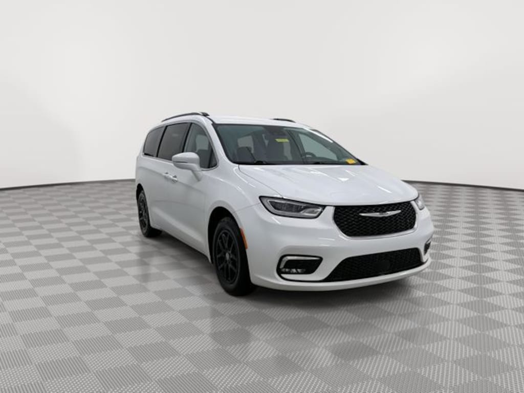 Used 2022 Chrysler Pacifica Touring L Van Passenger Van