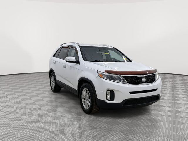 Used 2015 Kia Sorento LX with VIN 5XYKT4A65FG659205 for sale in Beavercreek, OH
