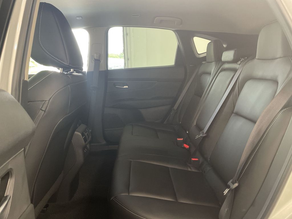 2025 Nissan Murano SV - Photo 19