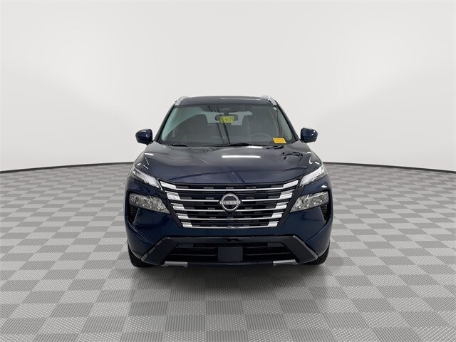 2024 Nissan Rogue Platinum photo 3